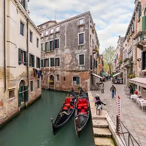  Appartement Loft San Stae 18.27 Italie